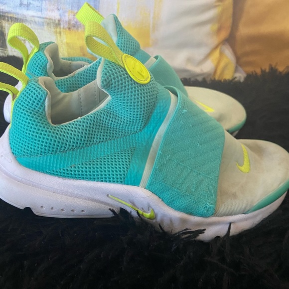 Nike - Picture 4 of 4